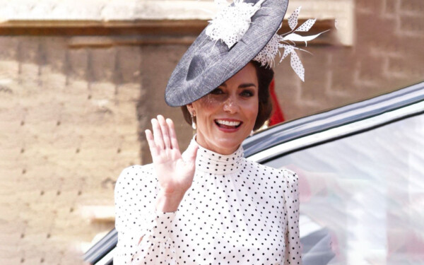 Kate Middleton stylée en robe à pois façon Lady Di