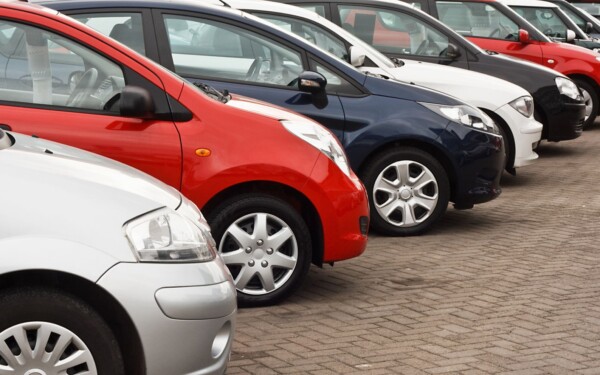 Le Paradoxe des voitures électriques : une valeur qui s'effondre en trois ans