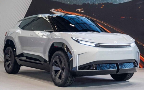 Toyota fait une pause sur l'électrique : stratégie audacieuse ou risque calculé ?