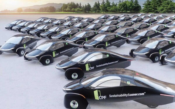 Adieu essence, bonjour innovation : la voiture à trois roues qui se recharge au soleil arrive