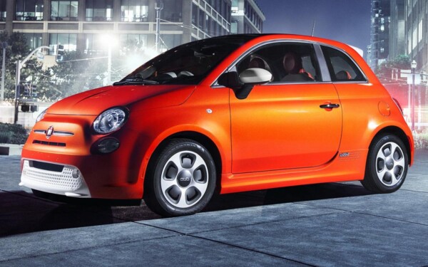 Changement de cap chez FIAT : Vers une variante hybride de la 500 électrique pour revitaliser les ventes