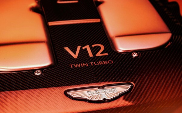Le moteur V12 d'Aston Martin : une relique du passé de retour en 2024 avec 835 CV de puissance