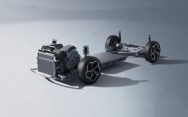 BYD dévoile un système de propulsion hybride capable de parcourir plus de 2 000 kilomètres sans ravitaillement en carburant
