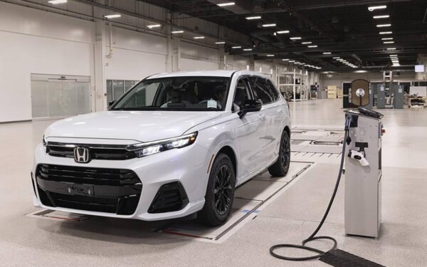La révolution de l'hydrogène de Honda a officiellement commencé aux États-Unis avec le lancement de la production de la Honda CR-V e