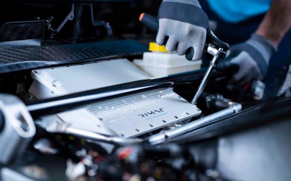 Cette technologie microscopique bat les VE : le moteur qui produit de l'électricité à partir de l'air ambiant