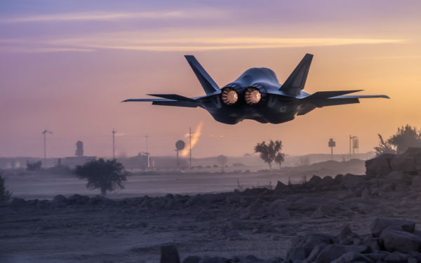 Vidéo d'un F-35 touché en Iran: ce que l'on sait de l'authenticité et de l'atterrissage d'urgence